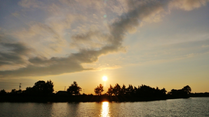 新篠津村のキャンプ場。しのつ湖の夕日や星空の景色。とても美しい景色でした。